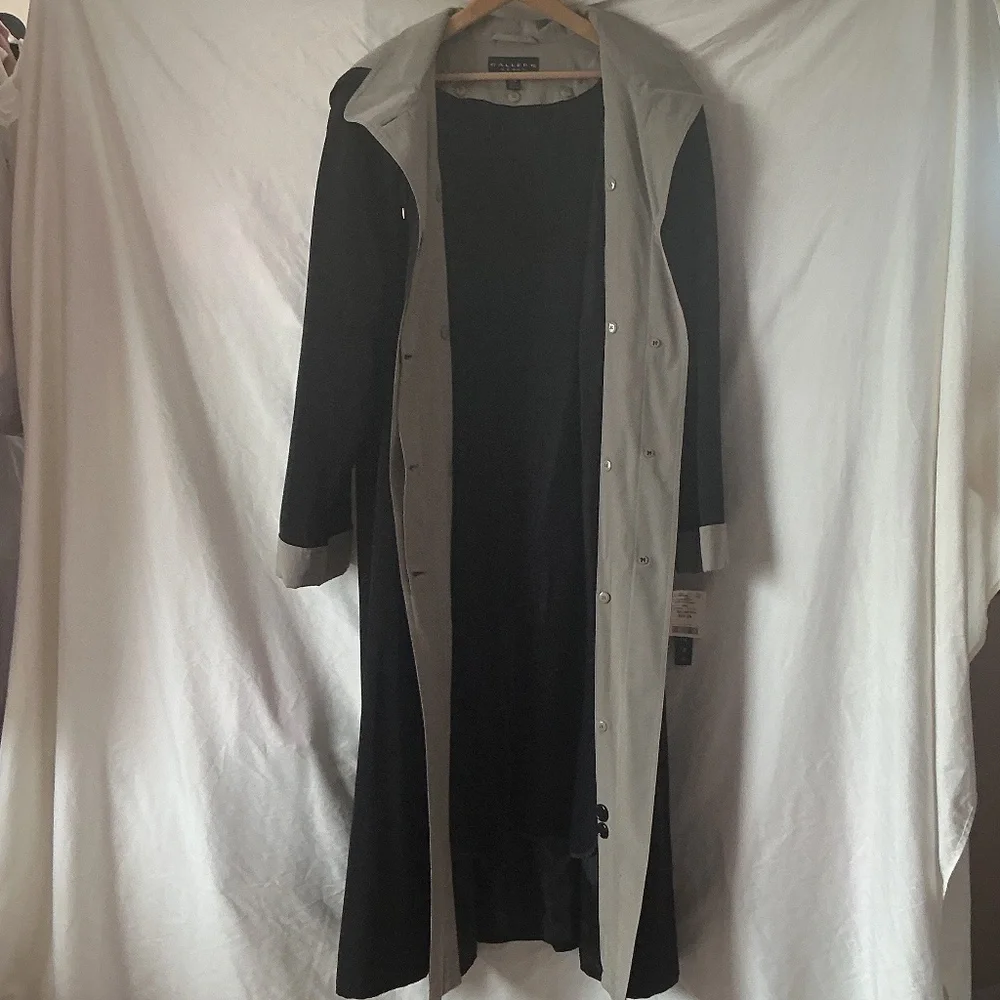 Gallery All Weather Trench Coat size 20W. - Picture 9 of 9